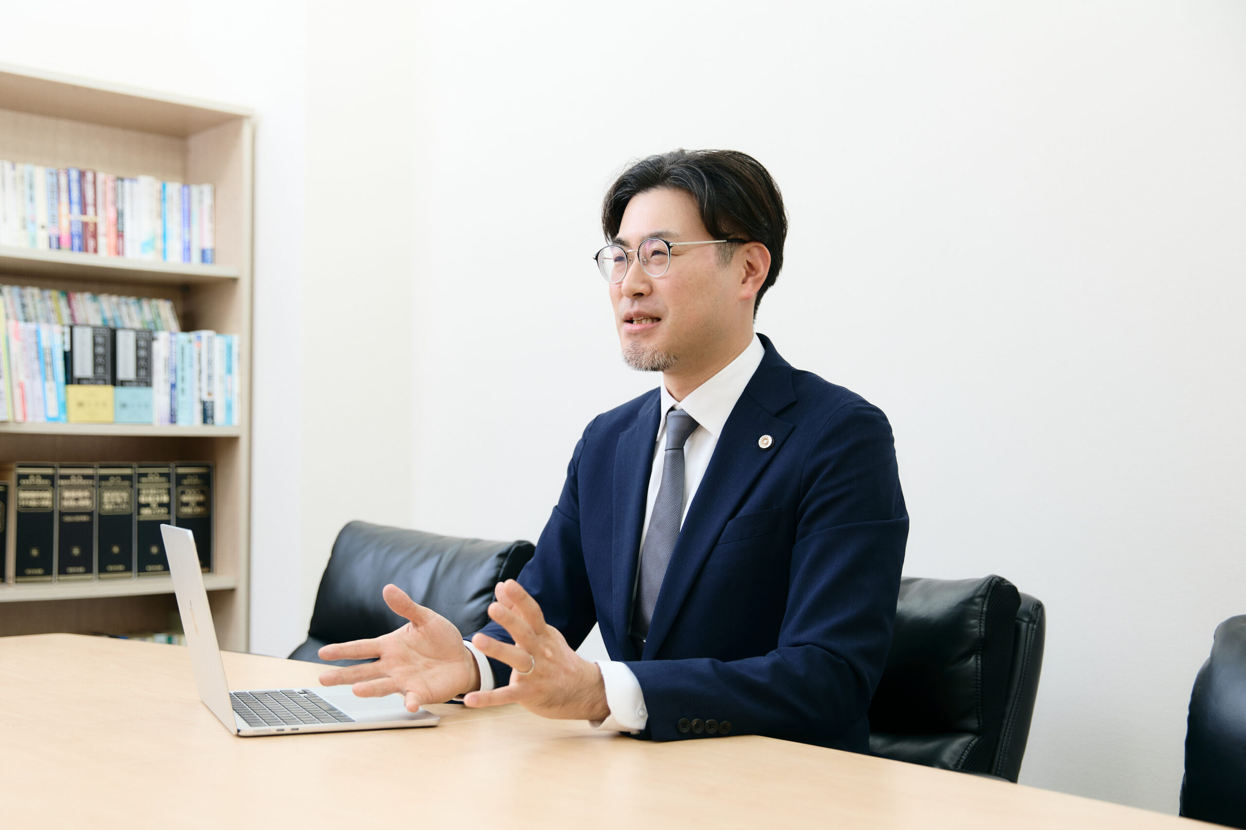 田中代表弁護士 相談の様子